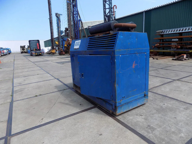 Bredenoord Bredenoord aggregaat BRD 70 KVA Deutz F5L413 - Genset: gambar 4 Bredenoord Bredenoord aggregaat BRD 70 KVA Deutz F5L413 - Genset: gambar 4