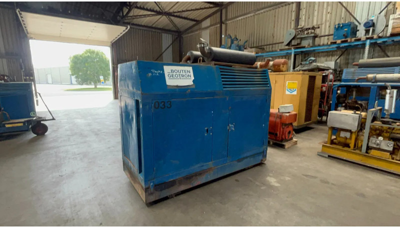 Bredenoord Bredenoord aggregaat BRD 70 KVA Deutz F5L413 - Genset: gambar 2 Bredenoord Bredenoord aggregaat BRD 70 KVA Deutz F5L413 - Genset: gambar 2