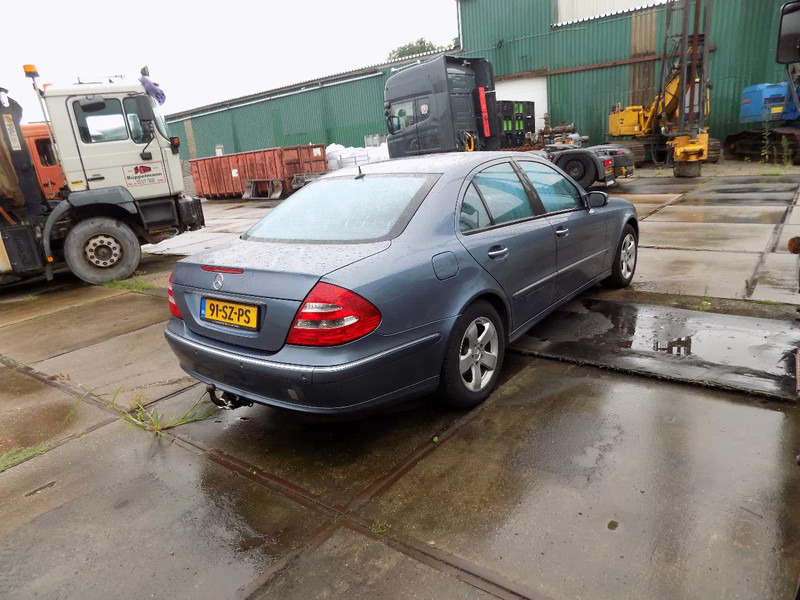 Mobil Mercedes-Benz E-Klasse 320 CDI sedan avantgarde: gambar 8