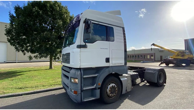 Tractor head MAN TGA 18.440 4X2 BLS: gambar 14 Tractor head MAN TGA 18.440 4X2 BLS: gambar 14
