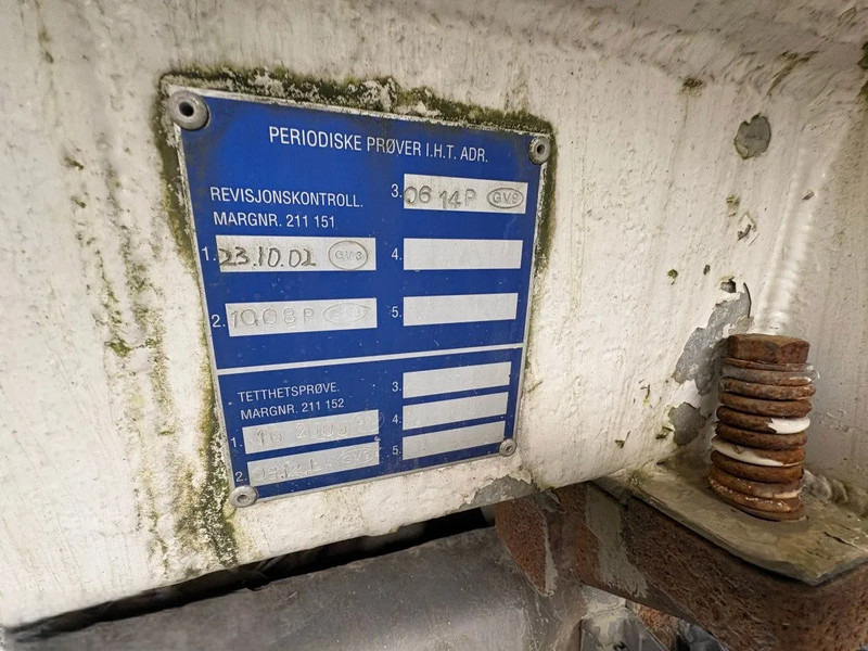 Volvo FL 7 Volvo FL7 285 Fuel tanker 4x2 - Truk tangki: gambar 4 Volvo FL 7 Volvo FL7 285 Fuel tanker 4x2 - Truk tangki: gambar 4