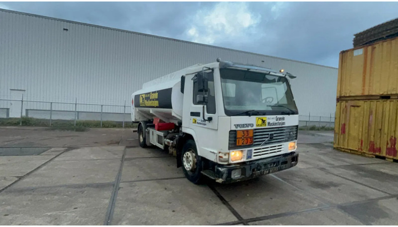 Volvo FL 7 Volvo FL7 285 Fuel tanker 4x2 - Truk tangki: gambar 1 Volvo FL 7 Volvo FL7 285 Fuel tanker 4x2 - Truk tangki: gambar 1