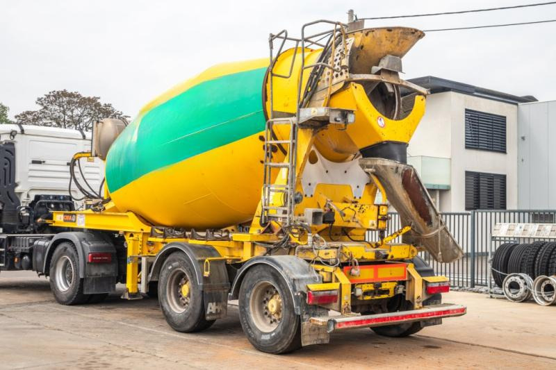 Cifa BETON MIXER/MALAXEUR/MISCHER10M3 - Semi-trailer mixer beton: gambar 4 Cifa BETON MIXER/MALAXEUR/MISCHER10M3 - Semi-trailer mixer beton: gambar 4