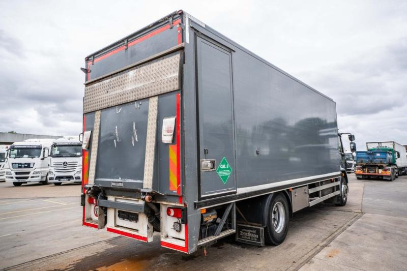 DAF LF 55.220(19 T-E6 )+DHOLLANDIA 2TON - Truk box: gambar 4 DAF LF 55.220(19 T-E6 )+DHOLLANDIA 2TON - Truk box: gambar 4