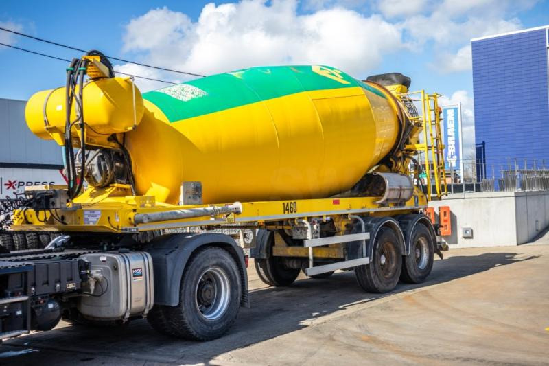 DE BUF BETON MIXER/MALAXEUR/MISCHER-10M3 - Semi-trailer mixer beton: gambar 1 DE BUF BETON MIXER/MALAXEUR/MISCHER-10M3 - Semi-trailer mixer beton: gambar 1