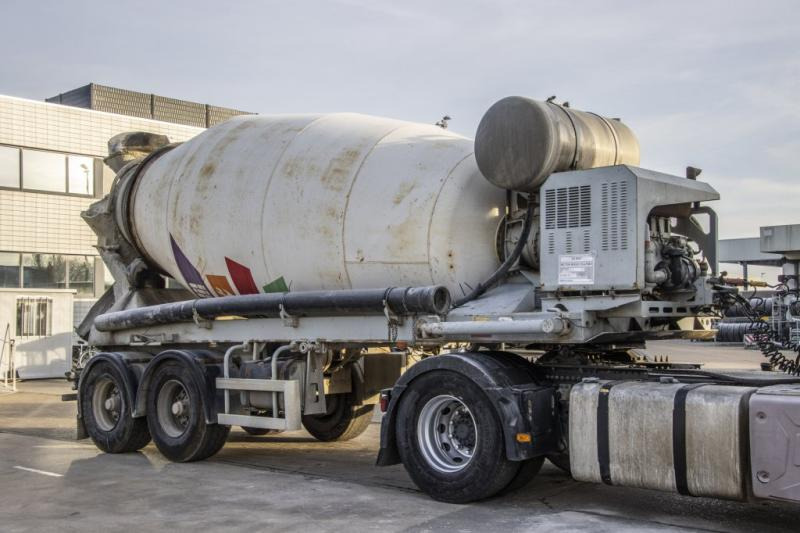 DE BUF BETON MIXER/MALAXEUR/MISCHER 10m3+MOTOR/MOTEUR - Semi-trailer mixer beton: gambar 2 DE BUF BETON MIXER/MALAXEUR/MISCHER 10m3+MOTOR/MOTEUR - Semi-trailer mixer beton: gambar 2