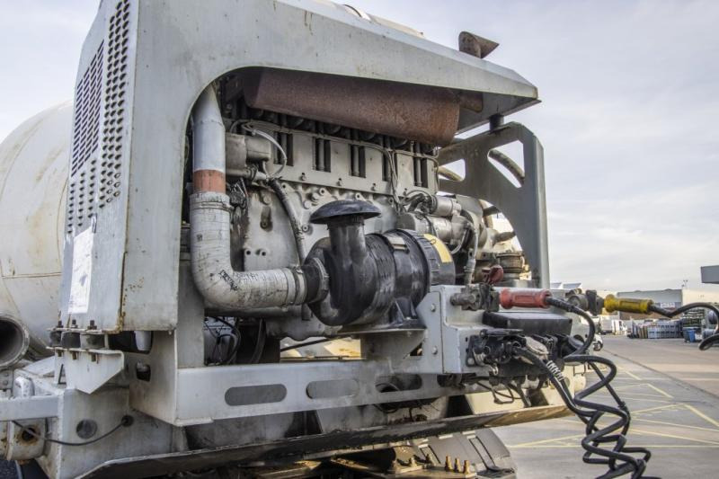 DE BUF BETON MIXER/MALAXEUR/MISCHER 10m3+MOTOR/MOTEUR - Semi-trailer mixer beton: gambar 5 DE BUF BETON MIXER/MALAXEUR/MISCHER 10m3+MOTOR/MOTEUR - Semi-trailer mixer beton: gambar 5