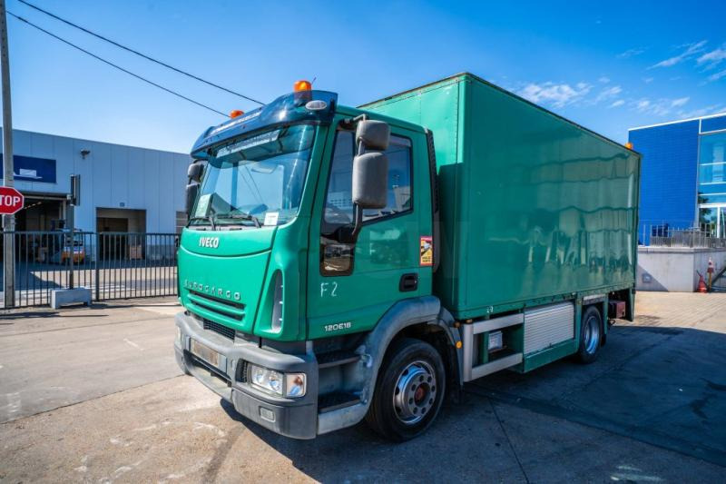 Iveco EUROCARGO 120E18 - Truk box: gambar 1 Iveco EUROCARGO 120E18 - Truk box: gambar 1