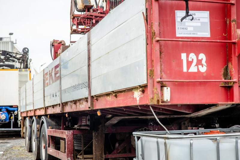 Kwb KRAAN/CRANE/GRUE/KRAN - KENNIS 16 TON/M(3xhydr.) - Semi-trailer flatbed: gambar 5 Kwb KRAAN/CRANE/GRUE/KRAN - KENNIS 16 TON/M(3xhydr.) - Semi-trailer flatbed: gambar 5