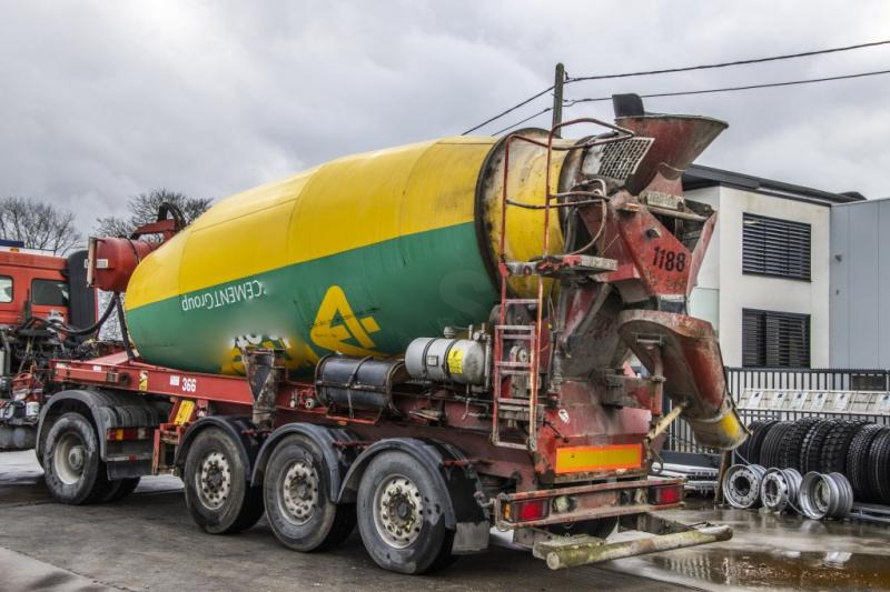 Liebherr LIEBHERR BETON MIXER/MALAXEUR/MISCHER-12M³ - Semi-trailer mixer beton: gambar 4 Liebherr LIEBHERR BETON MIXER/MALAXEUR/MISCHER-12M³ - Semi-trailer mixer beton: gambar 4