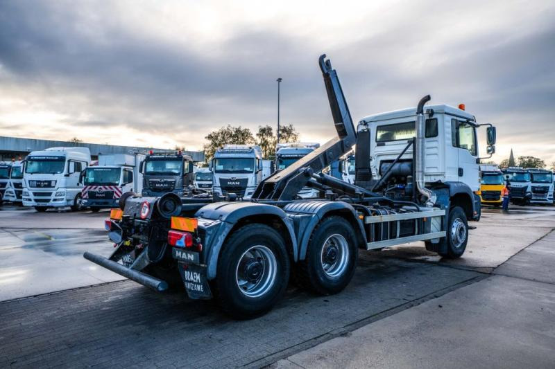 MAN TGA 33.360 BB - Hook lift: gambar 4 MAN TGA 33.360 BB - Hook lift: gambar 4