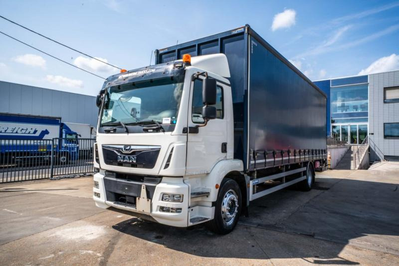 MAN TGM 18.290 BL+DHOLLANDIA 2.5T. - Truk dengan terpal samping: gambar 1 MAN TGM 18.290 BL+DHOLLANDIA 2.5T. - Truk dengan terpal samping: gambar 1