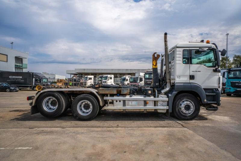 MAN TGS 28.360 BL+INTARDER+10 Pneus/tires - Hook lift: gambar 3 MAN TGS 28.360 BL+INTARDER+10 Pneus/tires - Hook lift: gambar 3