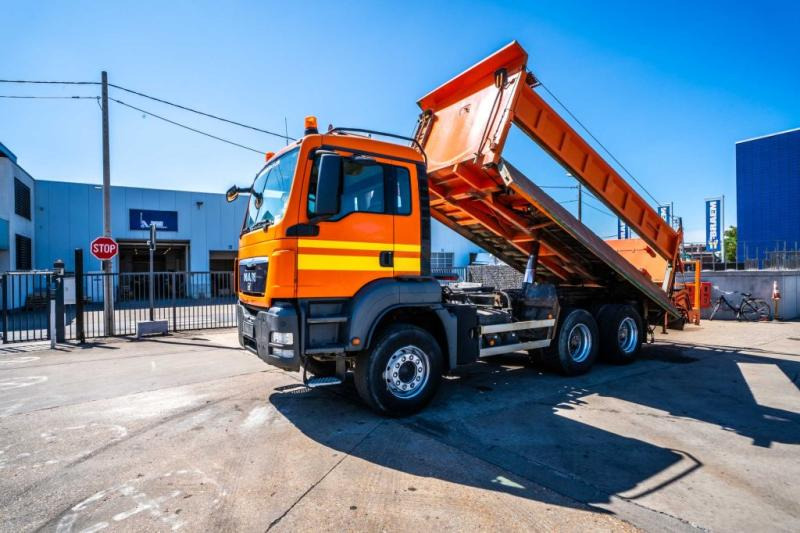 MAN TGS 33.360 BB - Truk jungkit: gambar 1 MAN TGS 33.360 BB - Truk jungkit: gambar 1