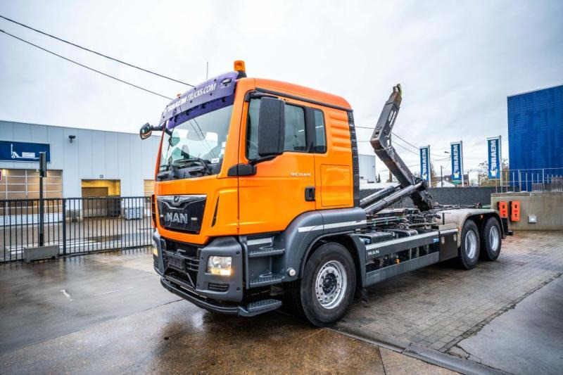 MAN TGS 33.420 BB - Hook lift: gambar 1 MAN TGS 33.420 BB - Hook lift: gambar 1