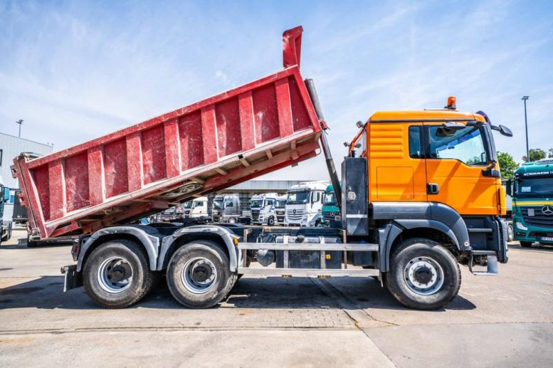 MAN TGS 33.440 BB TIPPER / TRACTOR - Truk jungkit: gambar 3 MAN TGS 33.440 BB TIPPER / TRACTOR - Truk jungkit: gambar 3