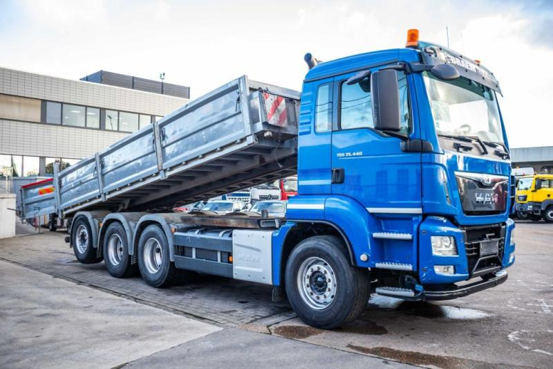 MAN TGS 35.440 BL 8x4-4 - Truk jungkit: gambar 2 MAN TGS 35.440 BL 8x4-4 - Truk jungkit: gambar 2