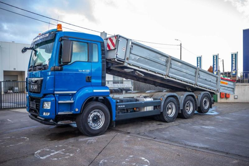 MAN TGS 35.440 BL 8x4-4 - Truk jungkit: gambar 1 MAN TGS 35.440 BL 8x4-4 - Truk jungkit: gambar 1