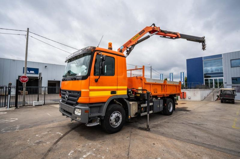 Mercedes ACTROS 1832 K + Palfinger 10 t/m - Truk jungkit, Truk derek: gambar 1 Mercedes ACTROS 1832 K + Palfinger 10 t/m - Truk jungkit, Truk derek: gambar 1