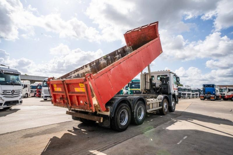 Mercedes ACTROS 3241 K -MP3-E5 - Truk jungkit: gambar 4 Mercedes ACTROS 3241 K -MP3-E5 - Truk jungkit: gambar 4