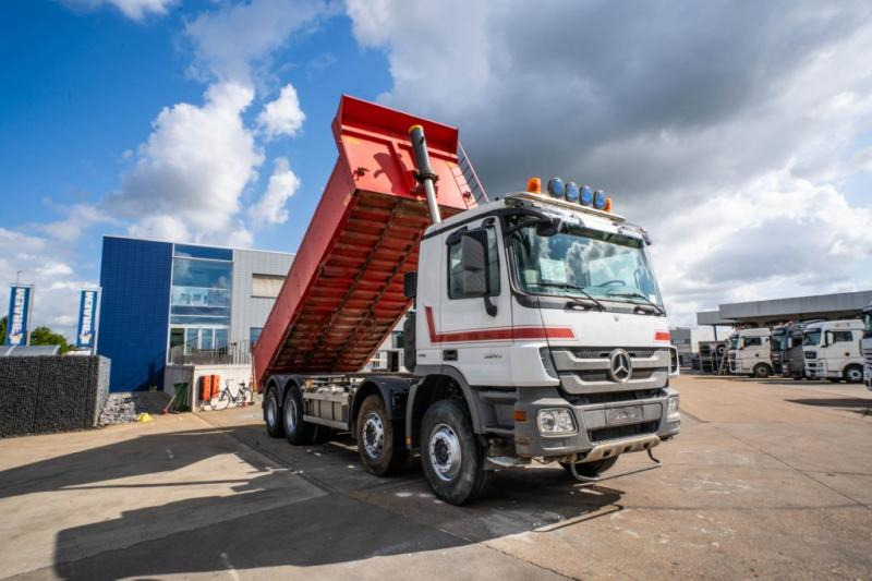 Mercedes ACTROS 3241 K -MP3-E5 - Truk jungkit: gambar 2 Mercedes ACTROS 3241 K -MP3-E5 - Truk jungkit: gambar 2