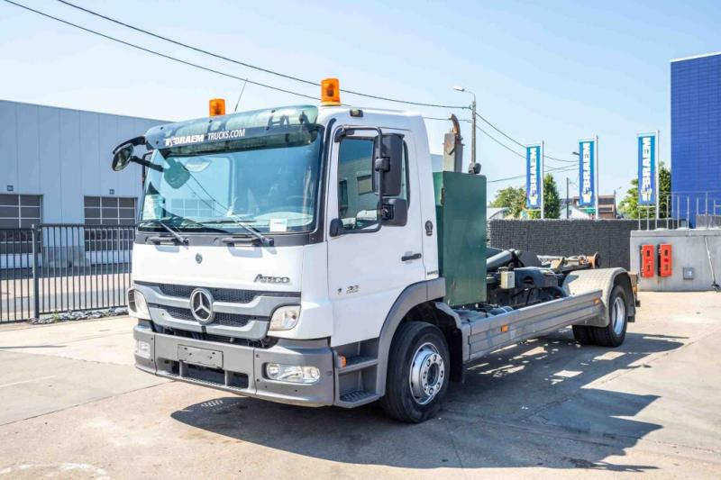 Mercedes ATEGO 1222 K - Hook lift: gambar 5 Mercedes ATEGO 1222 K - Hook lift: gambar 5