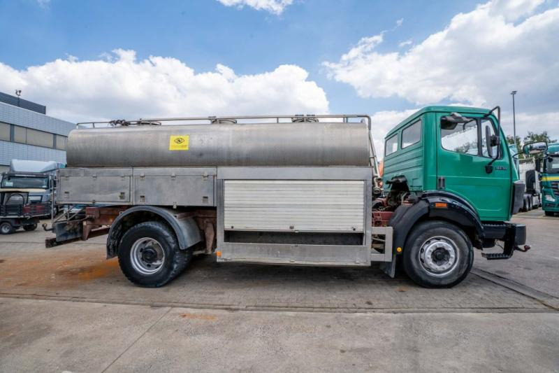 Mercedes SK 1831 L - WATER/EAU-11.500 L/3 Comp. - Truk tangki: gambar 3 Mercedes SK 1831 L - WATER/EAU-11.500 L/3 Comp. - Truk tangki: gambar 3