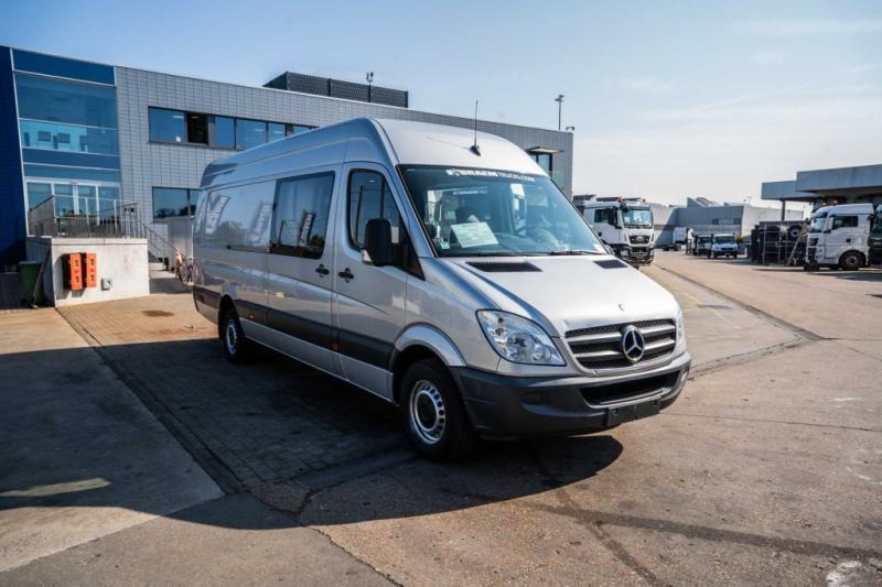 Mercedes Sprinter 319 CDI/3.5+6 p. - Van panel: gambar 2 Mercedes Sprinter 319 CDI/3.5+6 p. - Van panel: gambar 2