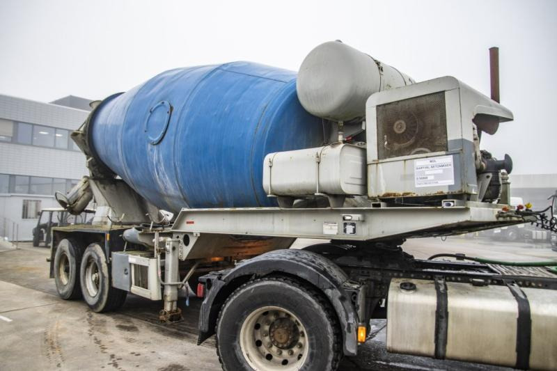 Mol BETON MIXER/MALAXEUR/MISCHER 12M3+MOTOR/MOTEUR - Semi-trailer mixer beton: gambar 4 Mol BETON MIXER/MALAXEUR/MISCHER 12M3+MOTOR/MOTEUR - Semi-trailer mixer beton: gambar 4