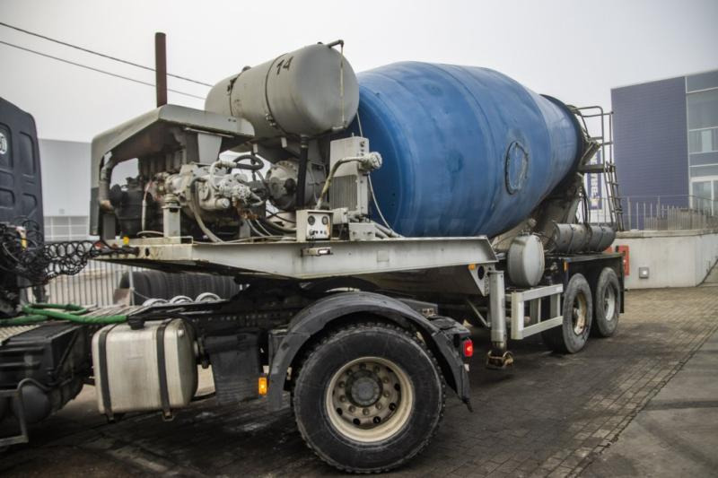 Mol BETON MIXER/MALAXEUR/MISCHER 12M3+MOTOR/MOTEUR - Semi-trailer mixer beton: gambar 1 Mol BETON MIXER/MALAXEUR/MISCHER 12M3+MOTOR/MOTEUR - Semi-trailer mixer beton: gambar 1