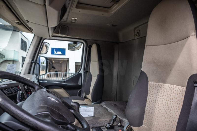 Interior photo 1: Truk box Renault PREMIUM 340 DXI-6X2