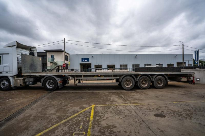 SYSTEM TRAILERS SYSTEM TRAILERS GSPRS27 - Semi-trailer: gambar 2 SYSTEM TRAILERS SYSTEM TRAILERS GSPRS27 - Semi-trailer: gambar 2