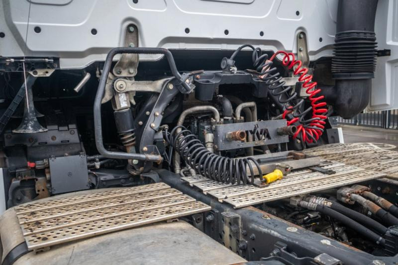Mercedes ACTROS 1845 HAD+KIPHYDR. - Tractor head: gambar 5 Mercedes ACTROS 1845 HAD+KIPHYDR. - Tractor head: gambar 5