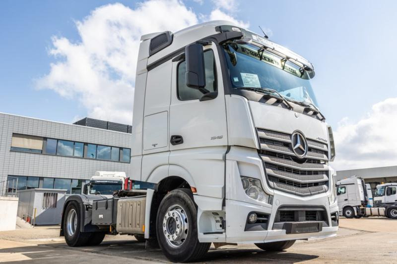 Leasing Mercedes ACTROS 1945 (1845) LS Mercedes ACTROS 1945 (1845) LS: gambar 8 Leasing Mercedes ACTROS 1945 (1845) LS Mercedes ACTROS 1945 (1845) LS: gambar 8
