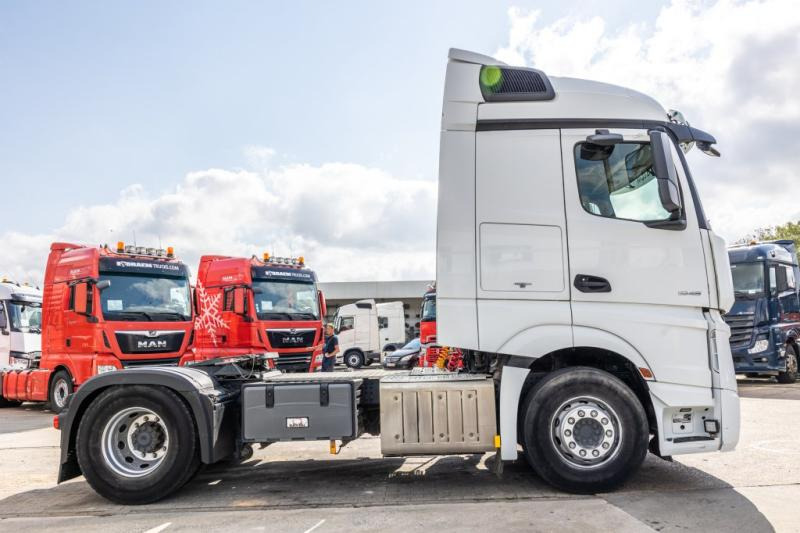 Leasing Mercedes ACTROS 1945 (1845) LS Mercedes ACTROS 1945 (1845) LS: gambar 7 Leasing Mercedes ACTROS 1945 (1845) LS Mercedes ACTROS 1945 (1845) LS: gambar 7