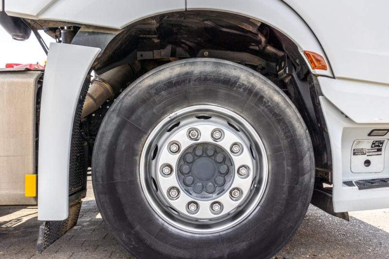 Leasing Mercedes ACTROS 1945 (1845) LS Mercedes ACTROS 1945 (1845) LS: gambar 10 Leasing Mercedes ACTROS 1945 (1845) LS Mercedes ACTROS 1945 (1845) LS: gambar 10