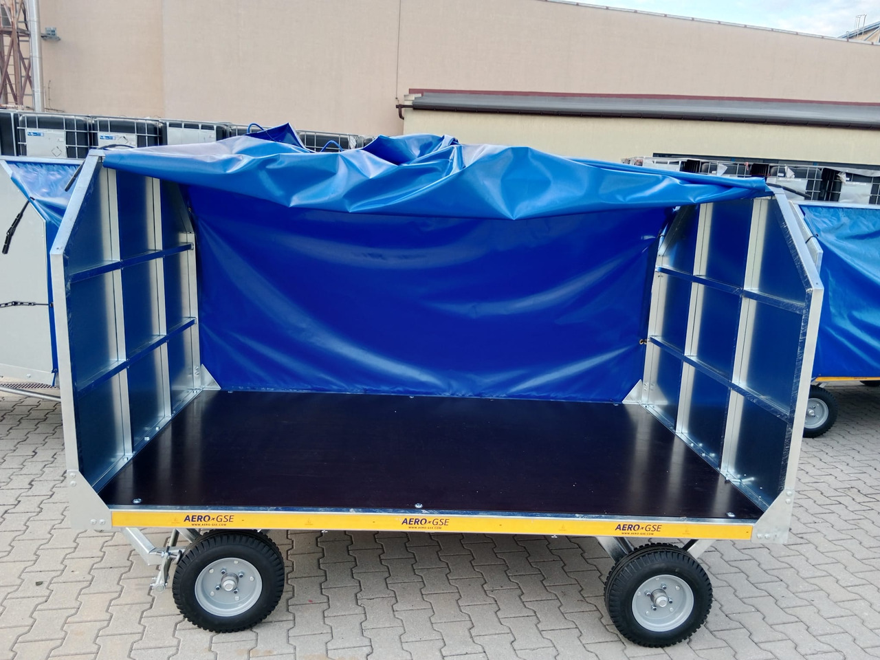 AERO-GSE BAGGAGE CART BC-ZW30-D2400 - Peralatan pendukung darat: gambar 1 AERO-GSE BAGGAGE CART BC-ZW30-D2400 - Peralatan pendukung darat: gambar 1