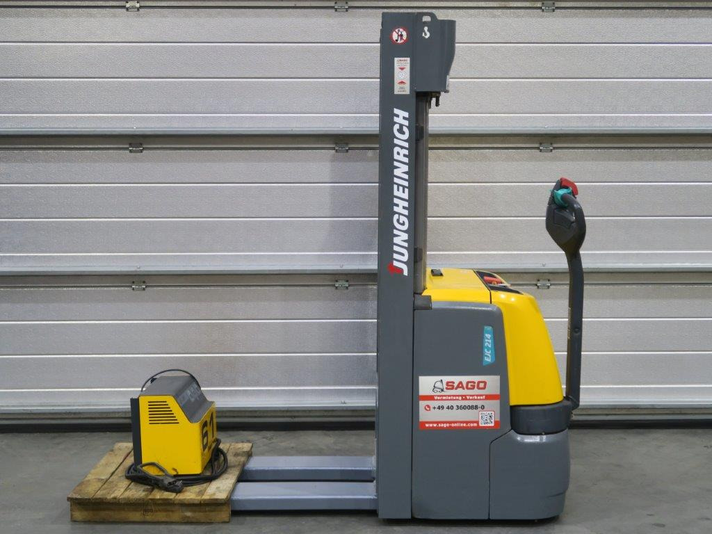 Jungheinrich EJC214 - Penumpuk: gambar 1 Jungheinrich EJC214 - Penumpuk: gambar 1