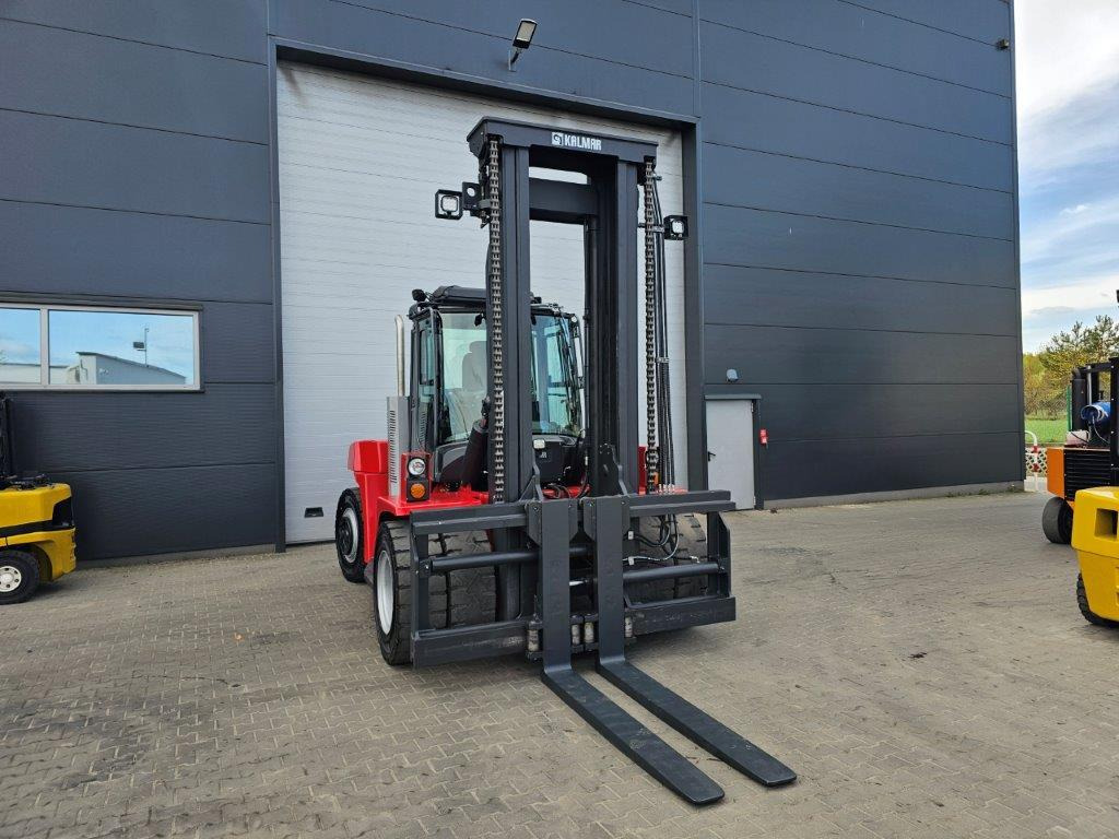 Kalmar DCG120-6 - Penanganan kontainer: gambar 5 Kalmar DCG120-6 - Penanganan kontainer: gambar 5