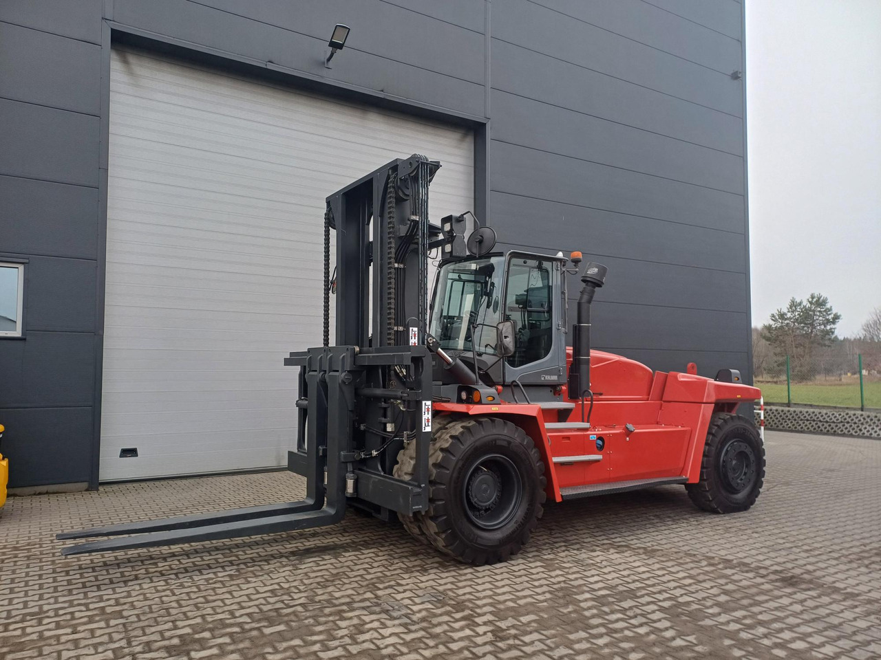 Kalmar DCG250-12LB - Forklift diesel: gambar 1 Kalmar DCG250-12LB - Forklift diesel: gambar 1
