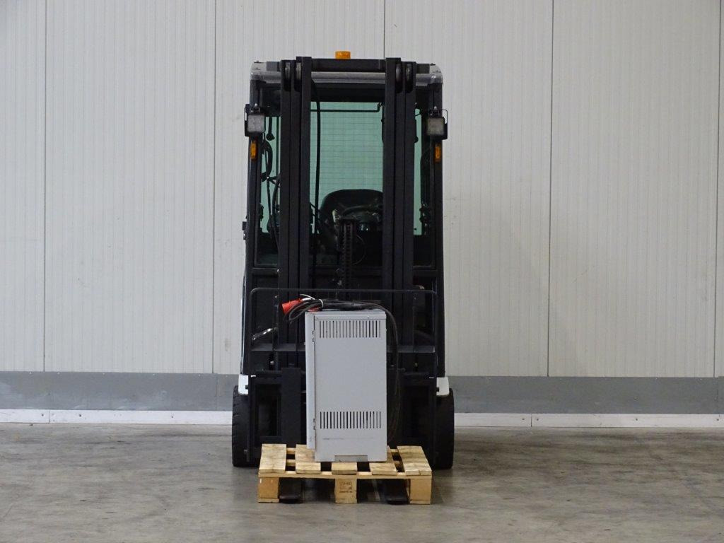 UniCarriers AS2N1L15Q - TRIPLEX - Forklift listrik: gambar 4 UniCarriers AS2N1L15Q - TRIPLEX - Forklift listrik: gambar 4