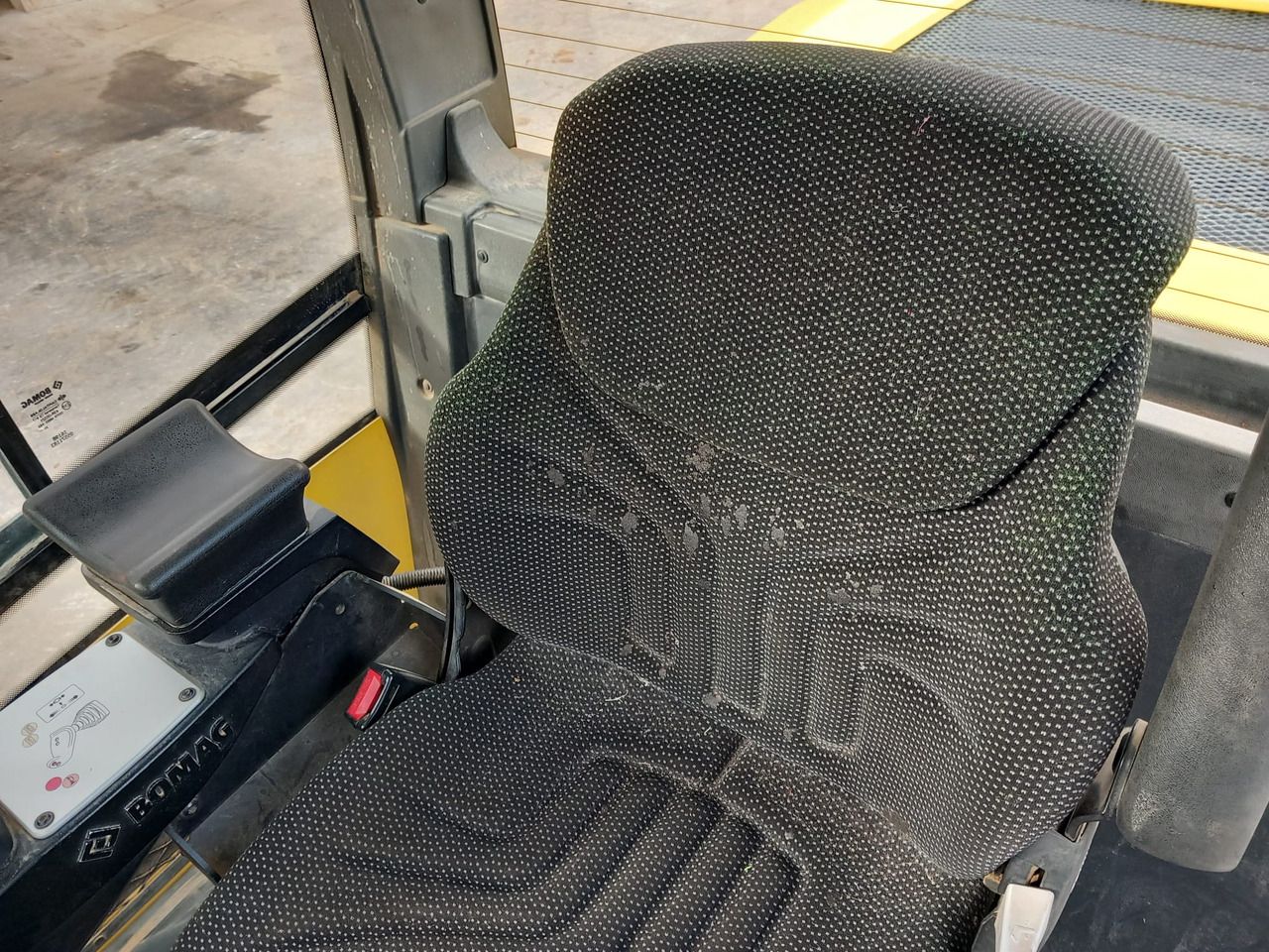 Pemadat BOMAG BW216D5: gambar 11