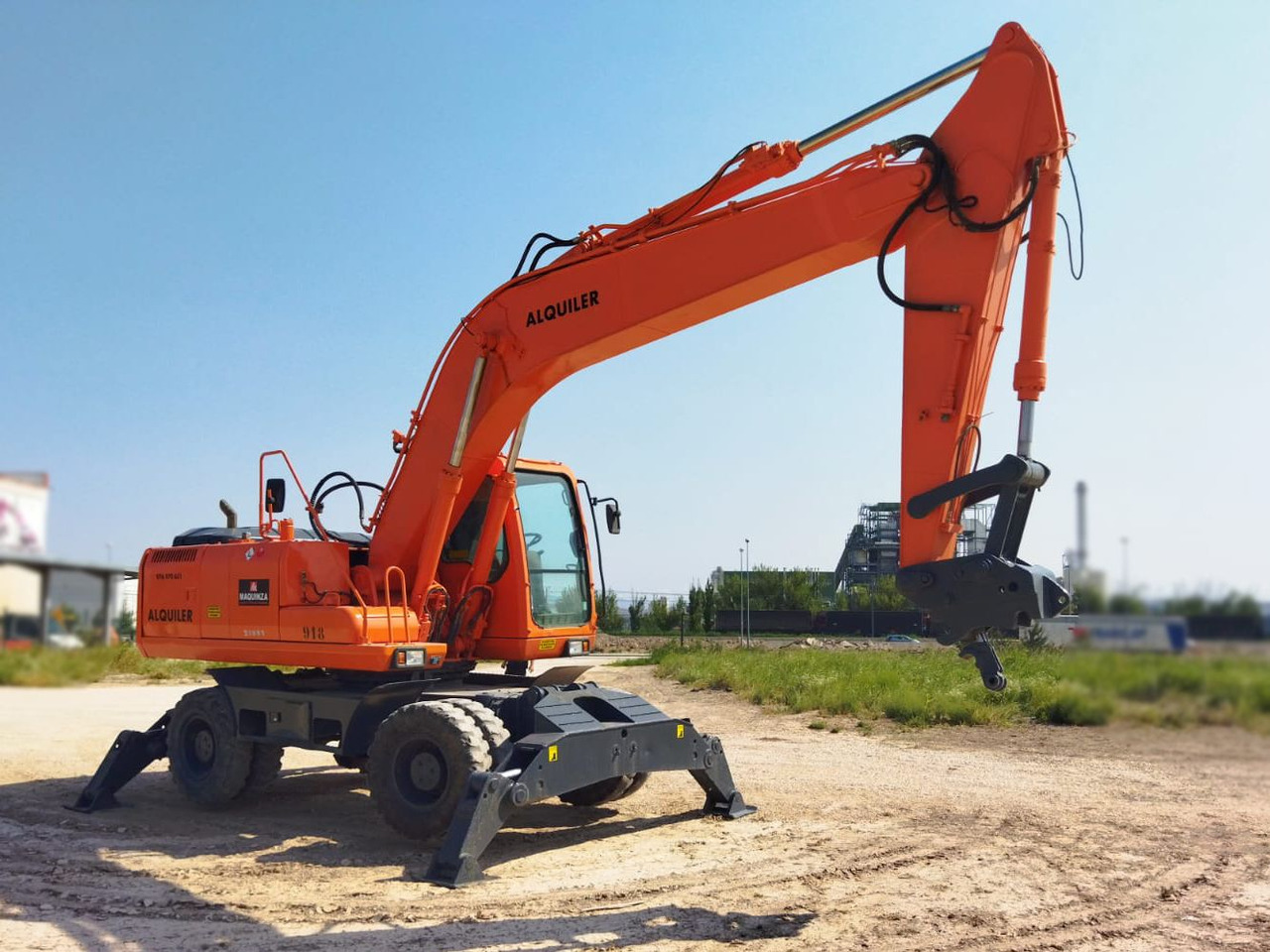 DAEWOO 210 W-V M4E (LOC) - Ekskavator roda: gambar 4 DAEWOO 210 W-V M4E (LOC) - Ekskavator roda: gambar 4