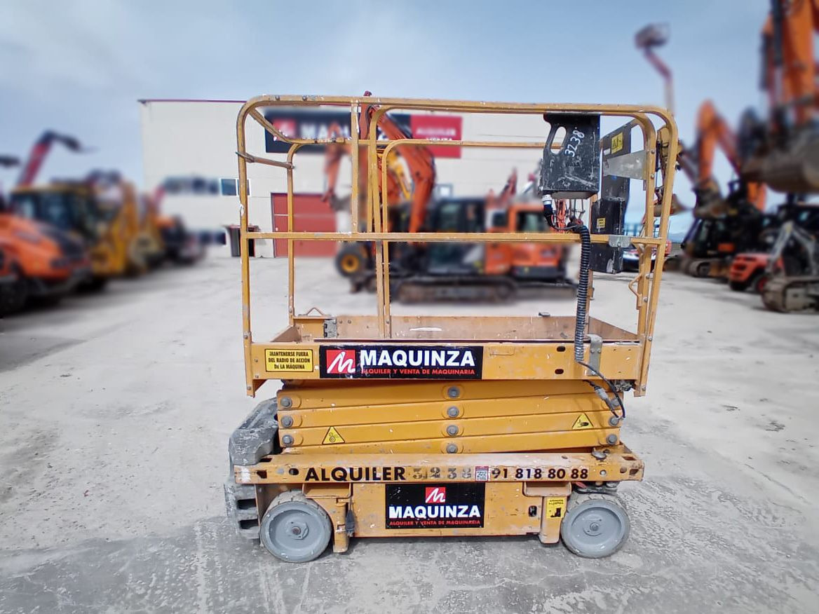 HAULOTTE OPTIMUM 8 - Scissor lifts: gambar 1 HAULOTTE OPTIMUM 8 - Scissor lifts: gambar 1