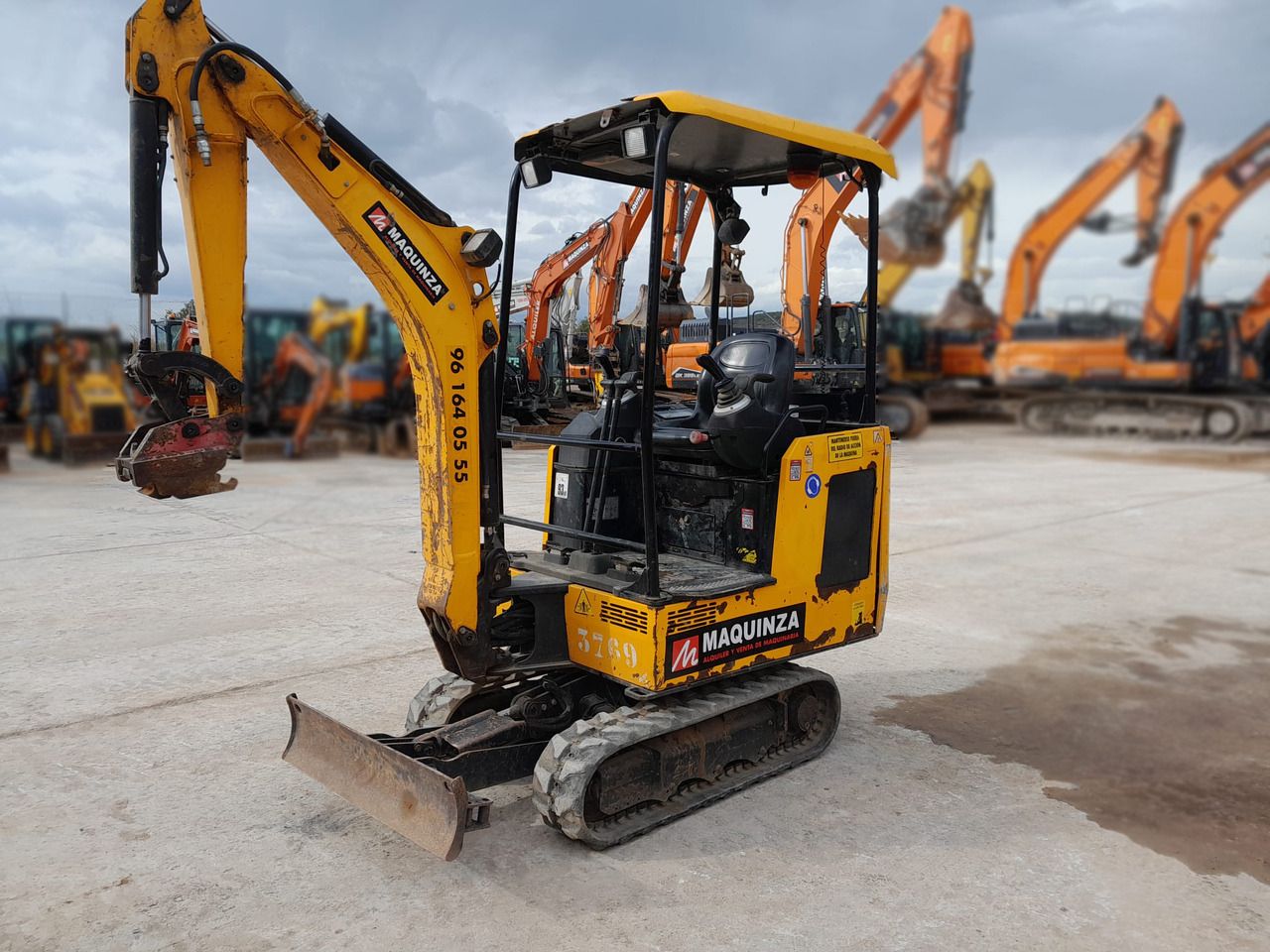 JCB 15C - Ekskavator mini: gambar 3 JCB 15C - Ekskavator mini: gambar 3