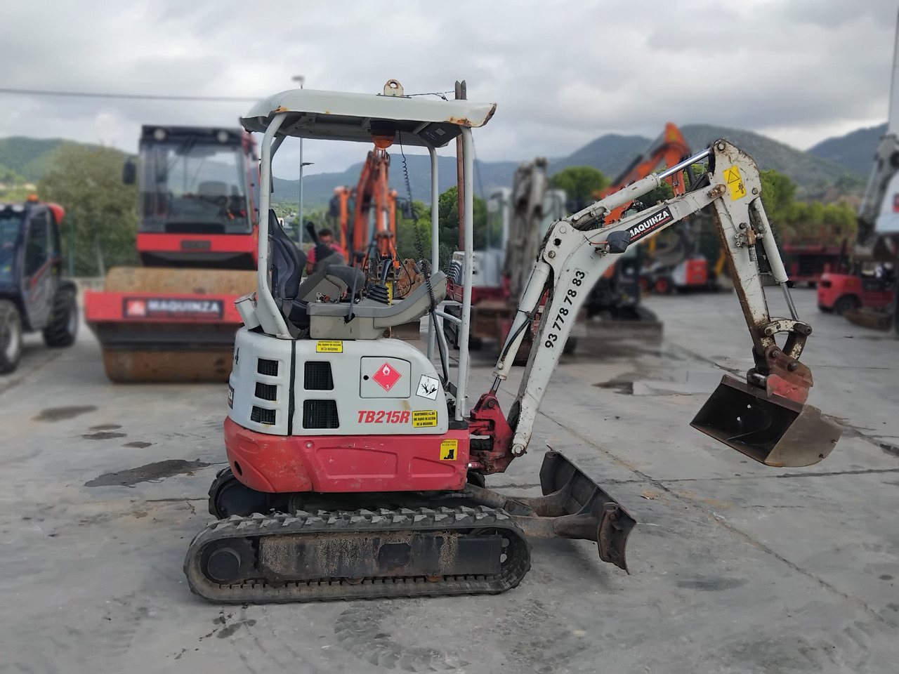 TAKEUCHI TB215R EASY - Ekskavator mini: gambar 2 TAKEUCHI TB215R EASY - Ekskavator mini: gambar 2