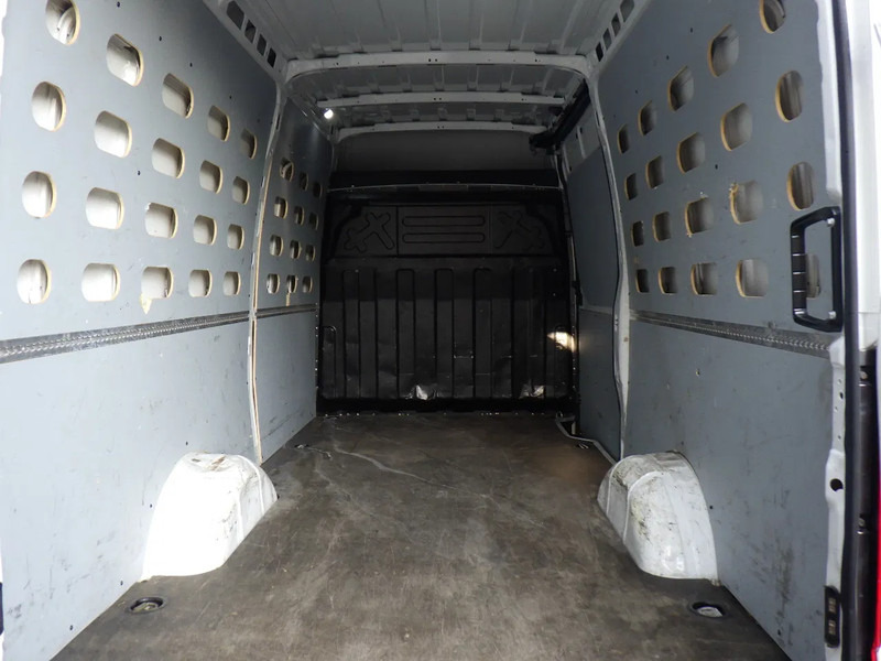 Iveco Daily 35S14 L3/ H2 Hi Matic Automaat / Trekhaak - Van panel: gambar 5 Iveco Daily 35S14 L3/ H2 Hi Matic Automaat / Trekhaak - Van panel: gambar 5