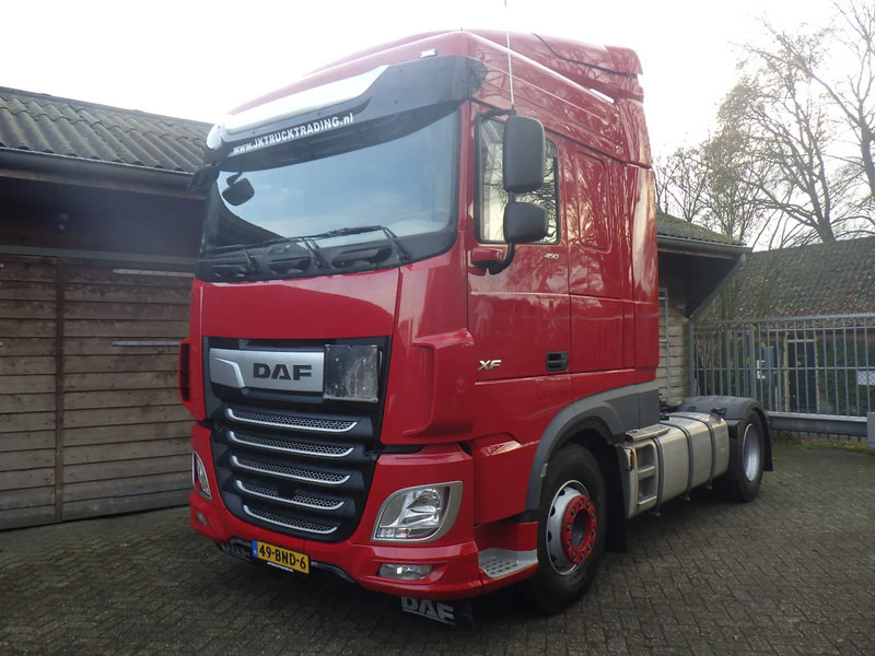 DAF XF 450 Smart Tacho 2 / 8 Tons vooras - Tractor head: gambar 1 DAF XF 450 Smart Tacho 2 / 8 Tons vooras - Tractor head: gambar 1