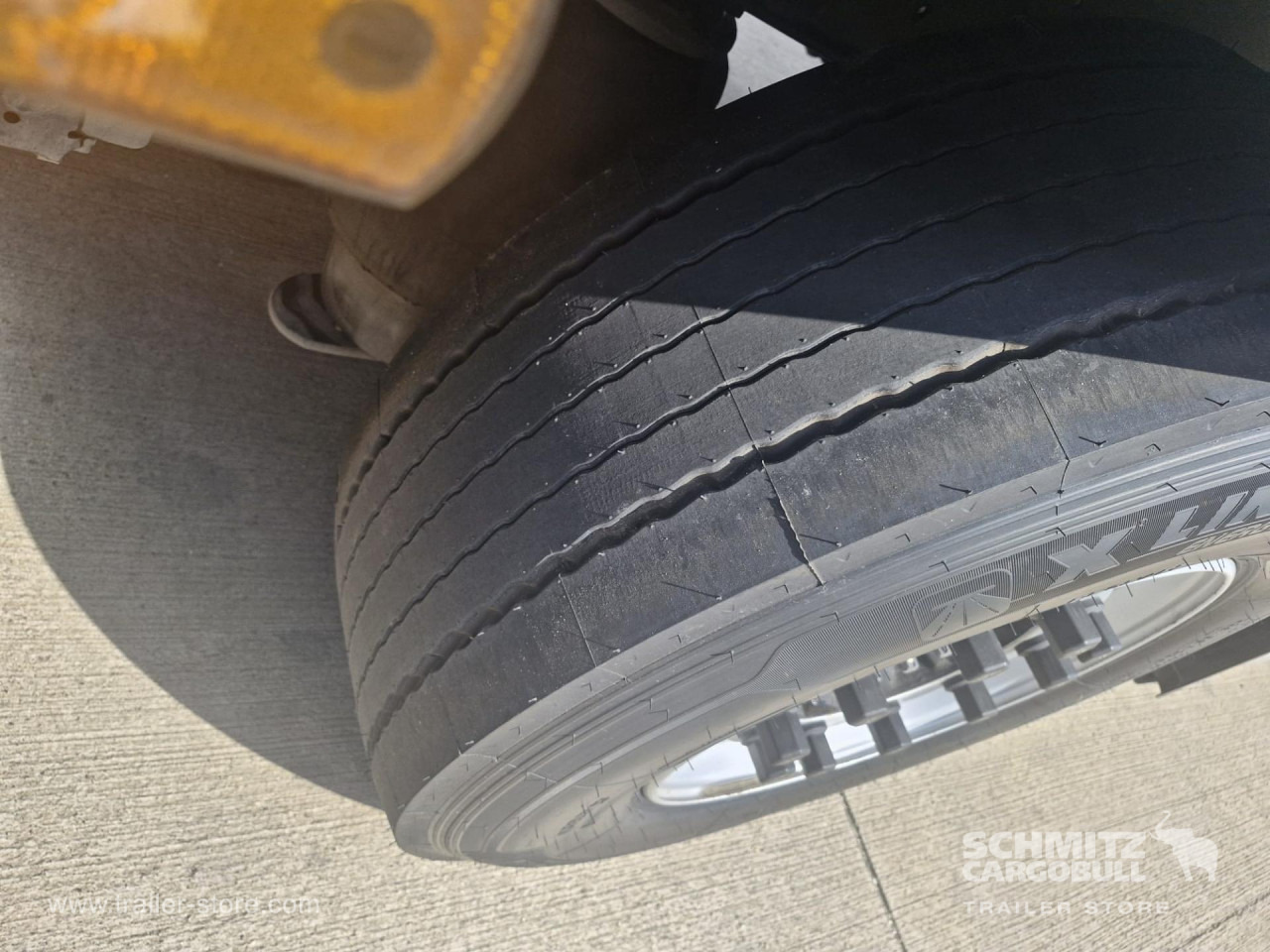 SCHMITZ Curtainsider Standard - Semi-trailer dengan terpal samping: gambar 3 SCHMITZ Curtainsider Standard - Semi-trailer dengan terpal samping: gambar 3