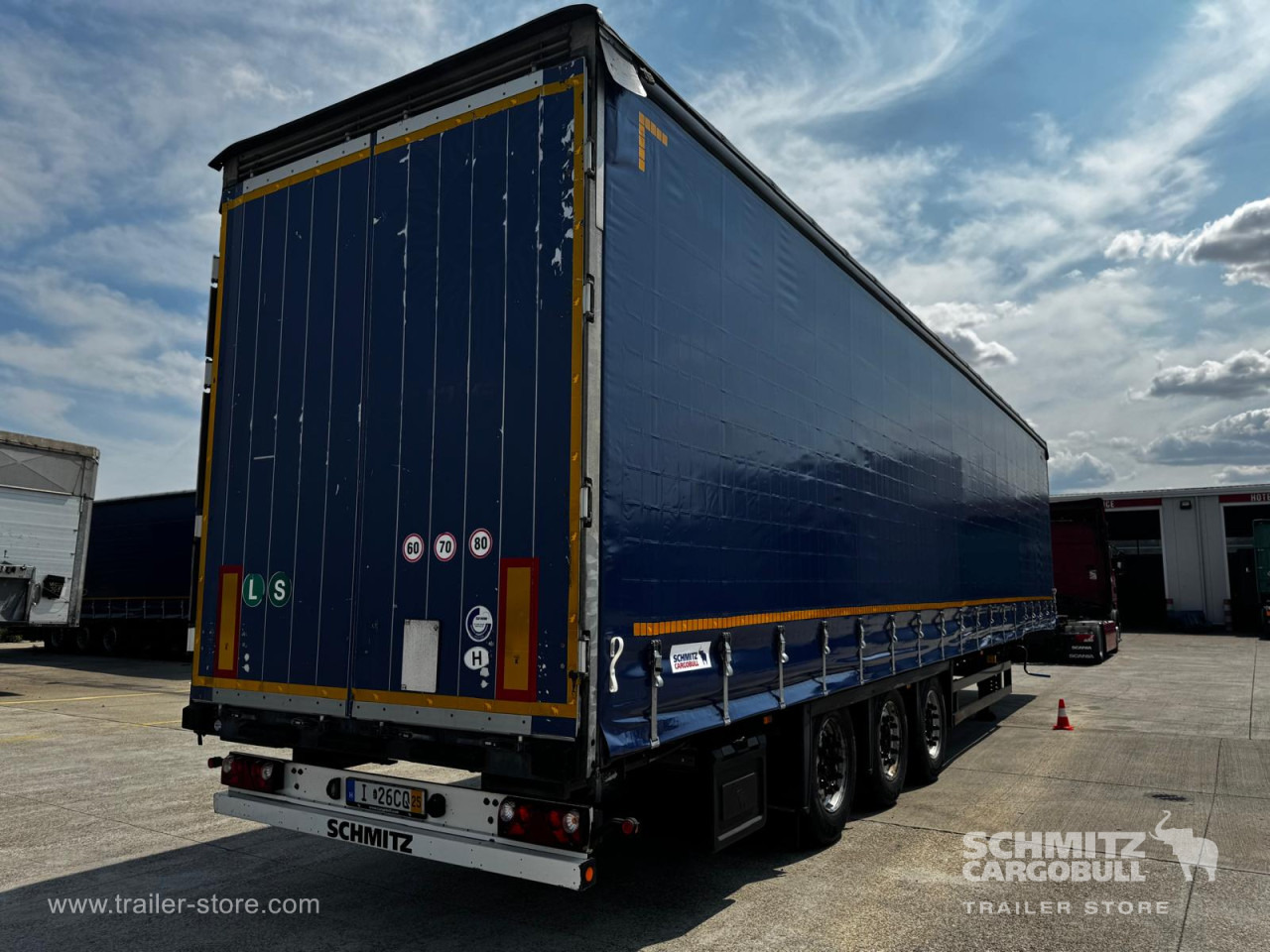 SCHMITZ Curtainsider Varios - Semi-trailer dengan terpal samping: gambar 3 SCHMITZ Curtainsider Varios - Semi-trailer dengan terpal samping: gambar 3